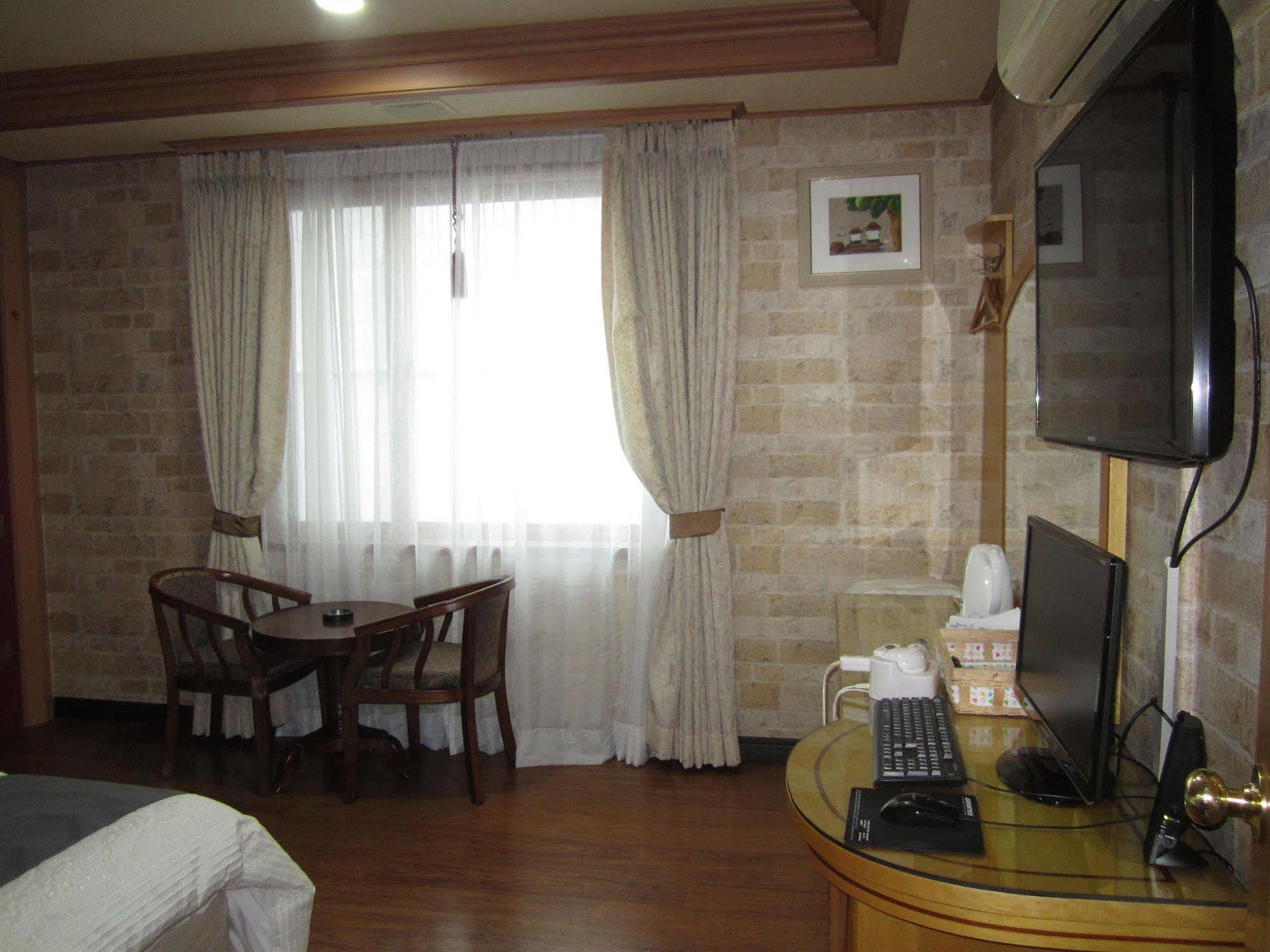 Jeju Olleh Hotel Buitenkant foto