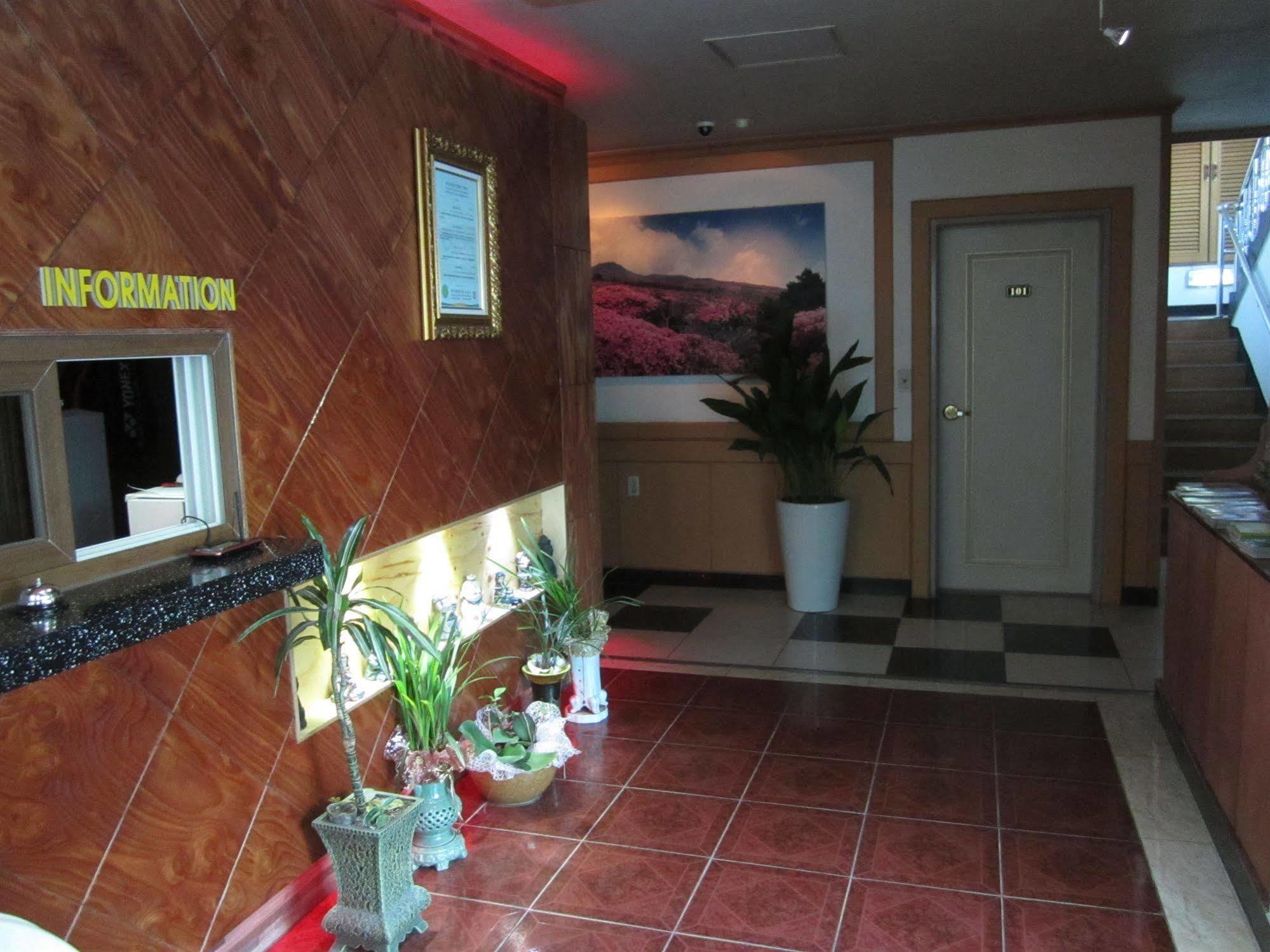 Jeju Olleh Hotel Buitenkant foto